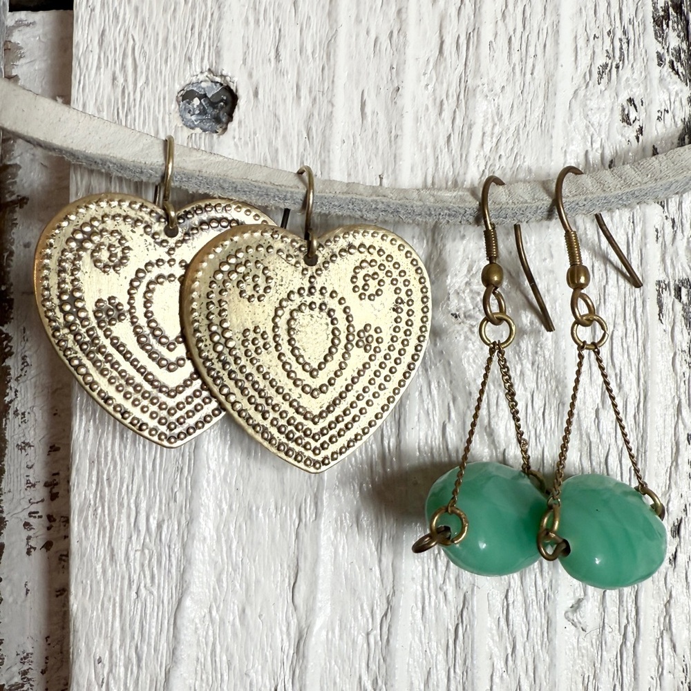 2 Pairs Earrings Boho Metal Hearts Teal Jewel Gold Tone Dangle Hook Pierce Light